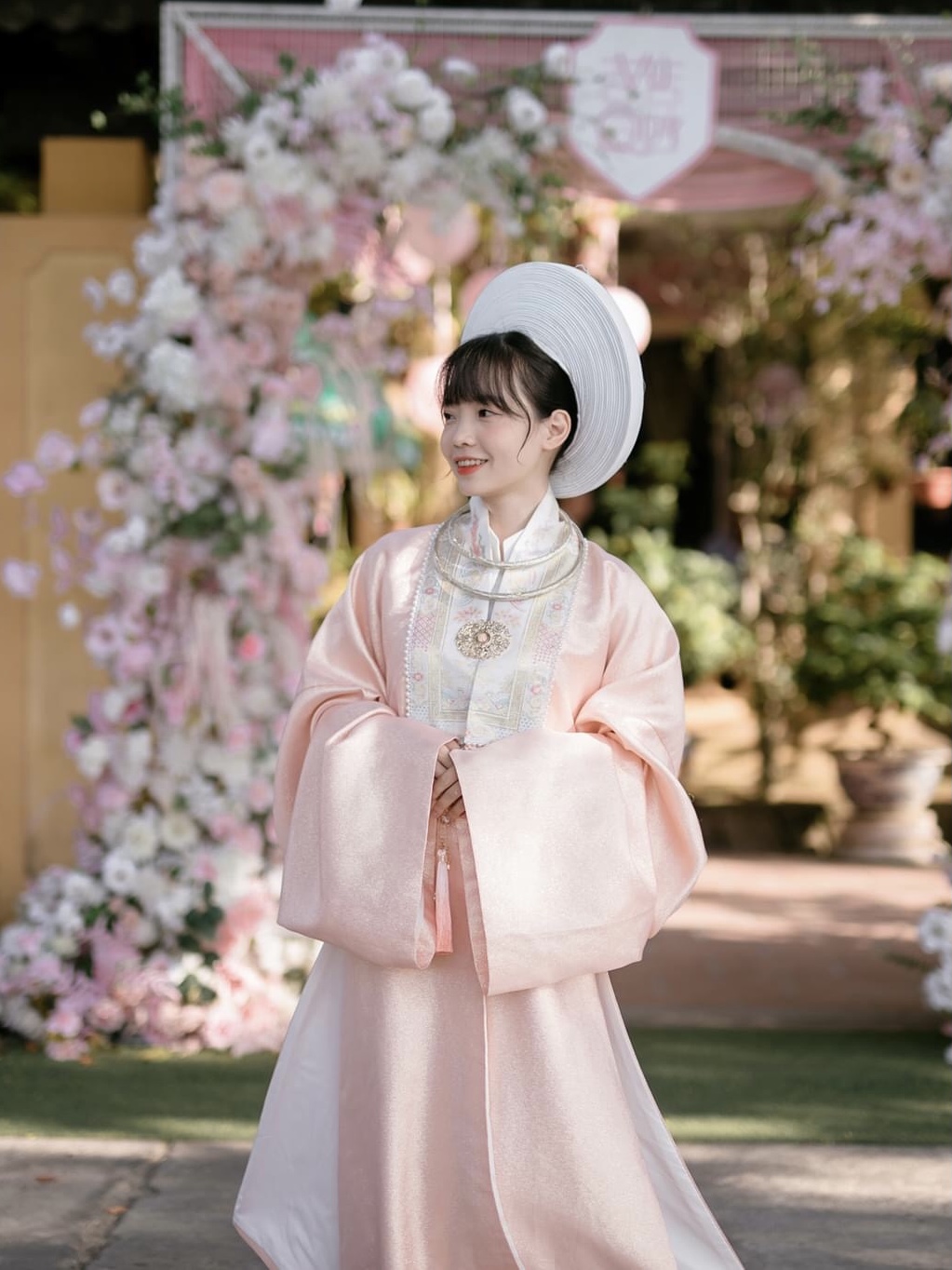 Áo Nhật Bình: Từ trang phục chỉ dành cho hậu cung triều Nguyễn tới xu hướng  được ưa chuộng